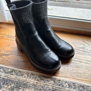 Universal Thread Black and Gray Women's Boots